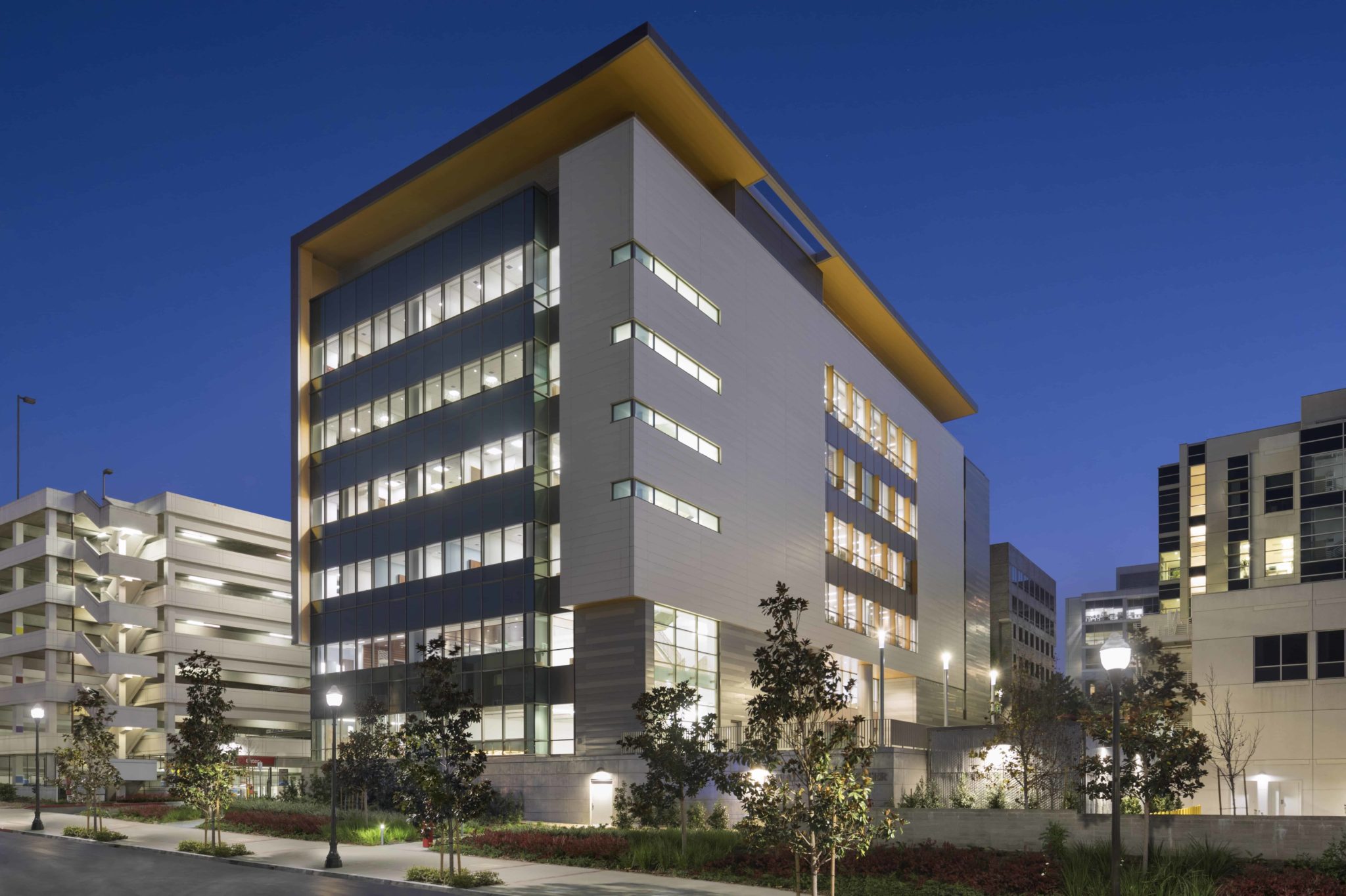 USC Norris Healthcare Center - Projects - Axis Virtual Construction